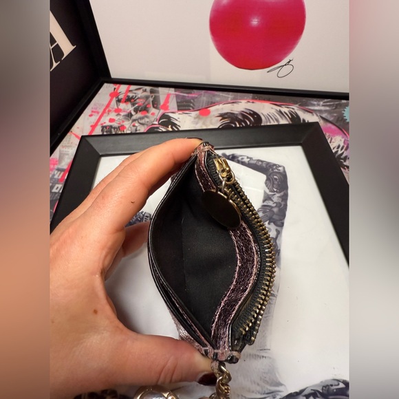 Victoria’s Secret Metallic Pink Card Holder - Picture 8 of 10